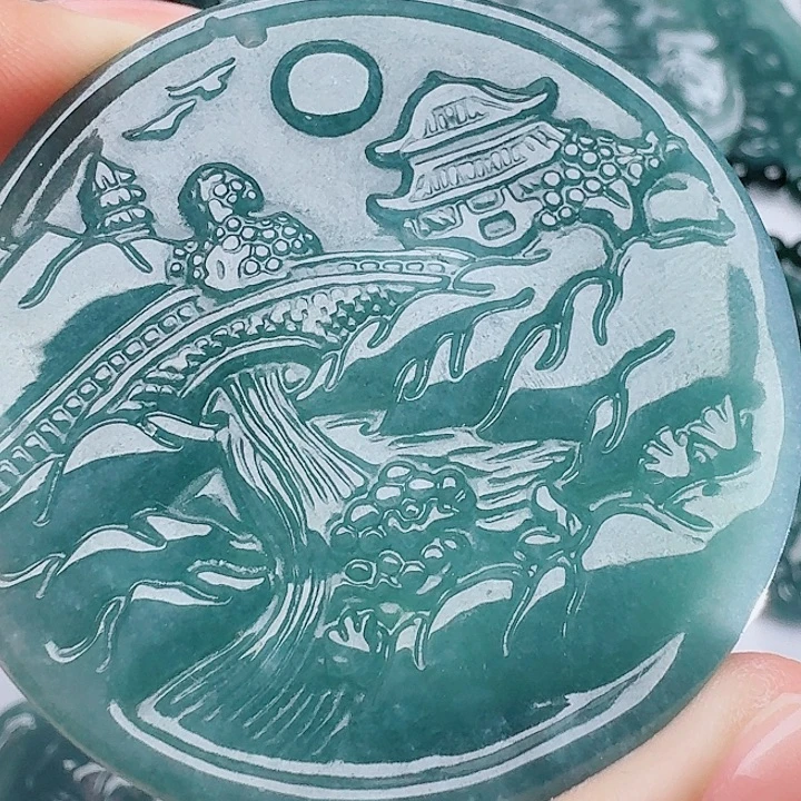 翡翠未镶嵌颈饰多样性发其一