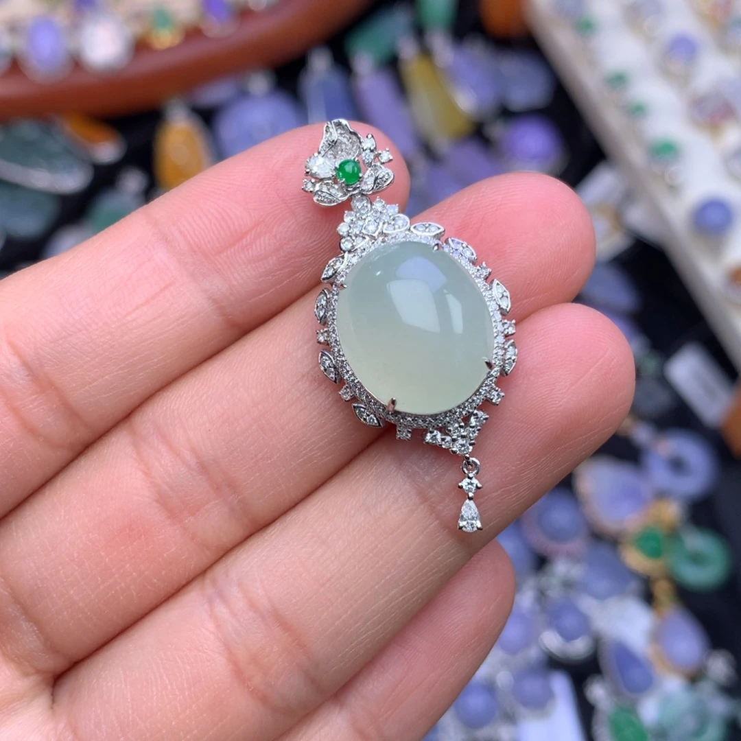 翡翠吊坠(不含链)18K金镶嵌