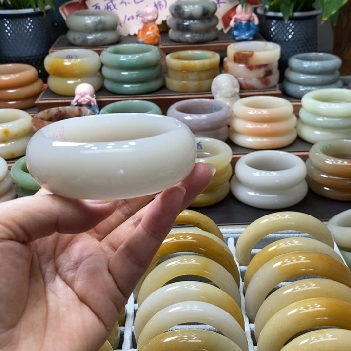 石英质玉手镯合金童**泯