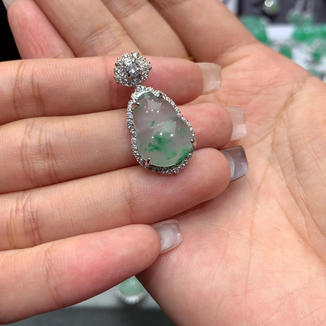 石英质玉（非洲翠）银S925镶嵌颈饰辛****g