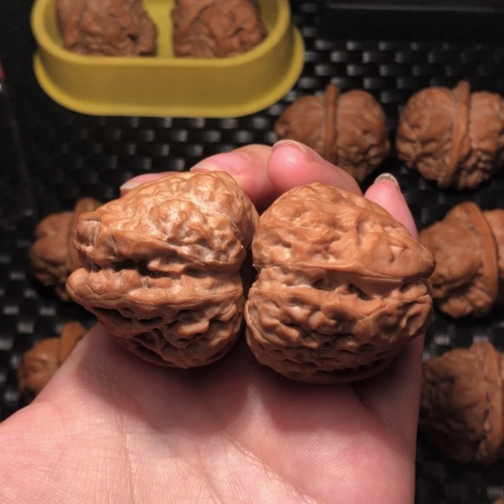 文玩核桃把件40边46肚四开背肌肉蛙