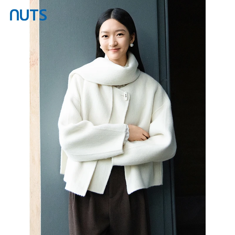 NUTS那时商场同款冬时尚白色简约长袖手工呢料短外套女5411517A1