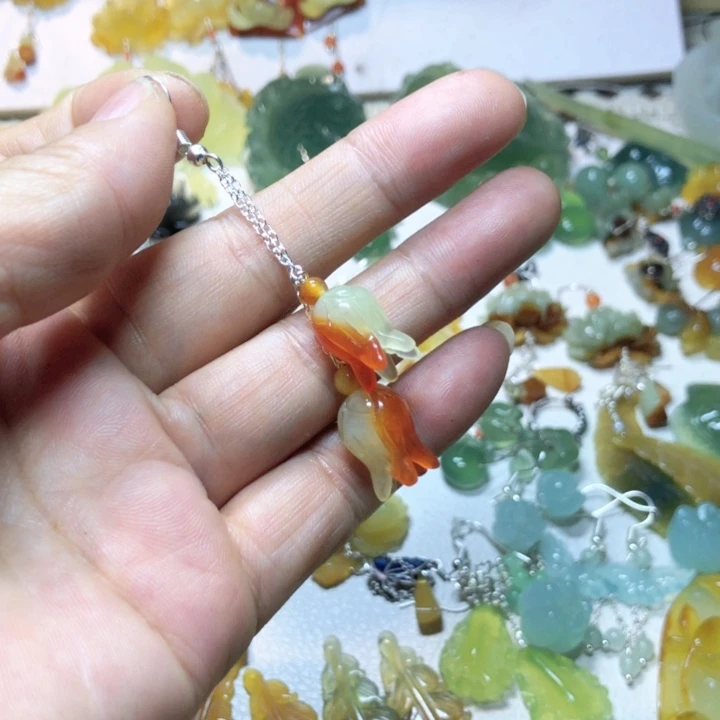 【闪购商品】蛇纹石玉耳环未镶嵌可****主