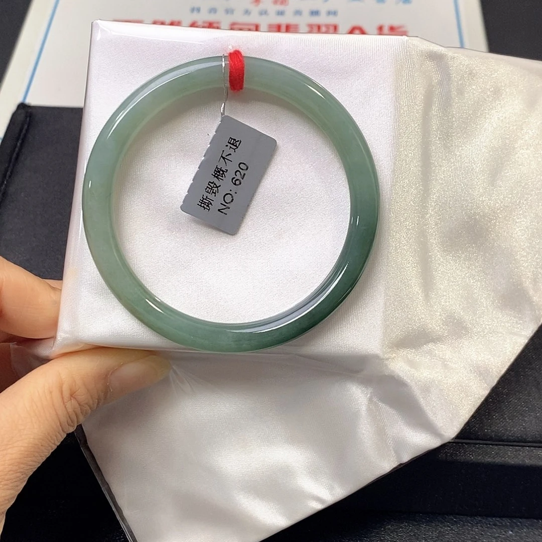 翡翠未镶嵌手镯56