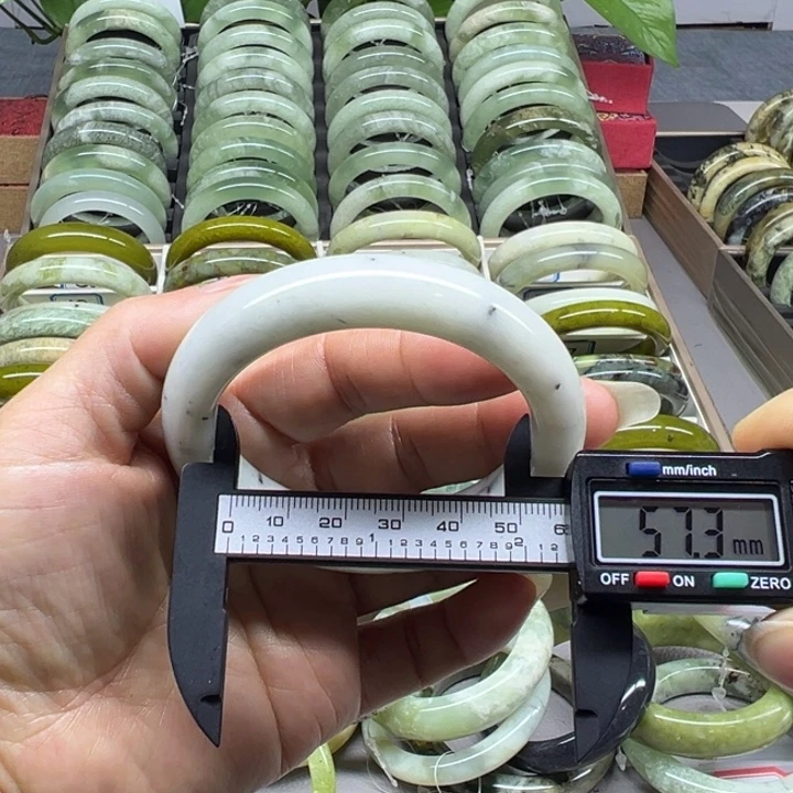 蛇纹石玉未镶嵌手镯74