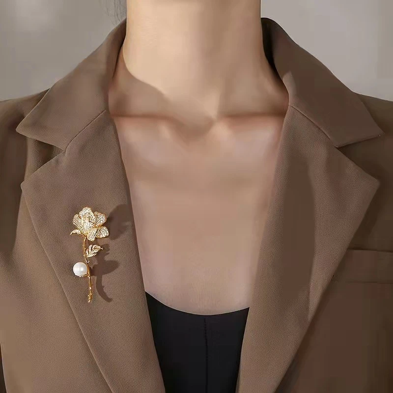 合金合成锆石胸针 百搭新款玫瑰花胸花女花朵女简约别针衣服配