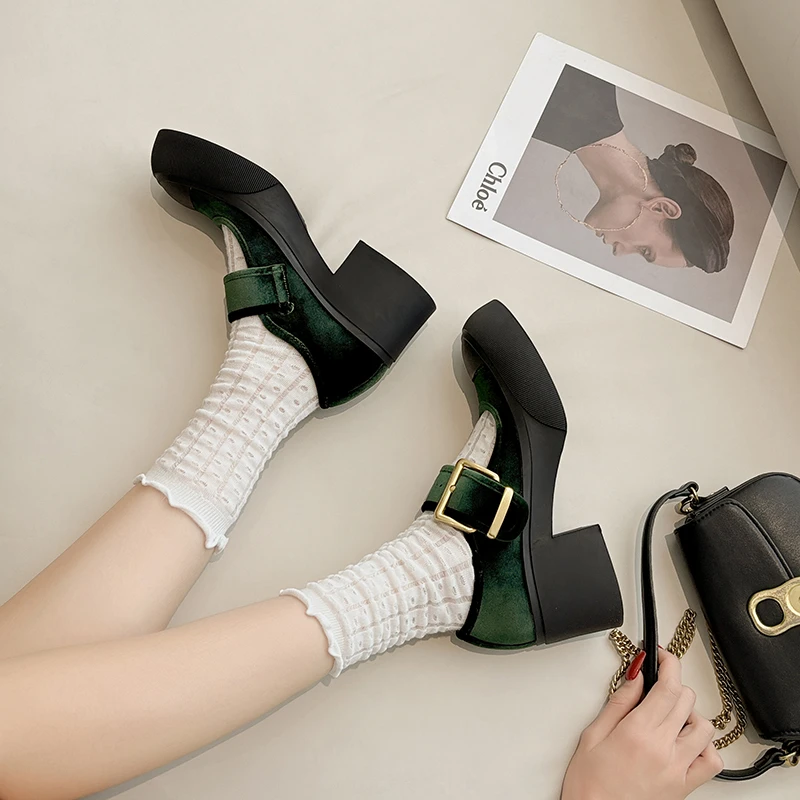 2025新款厚底一字扣复古玛丽珍鞋女新款丝绒布时尚粗跟高跟单鞋