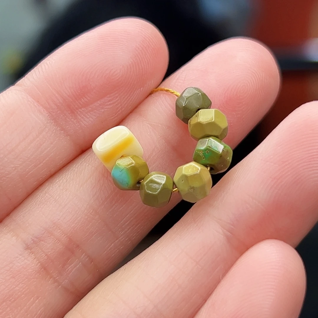 蜜蜡未镶嵌珠宝奇石