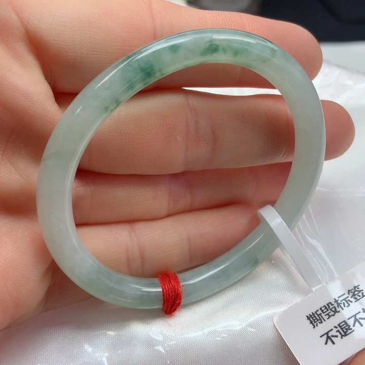 翡翠手镯未镶嵌52圈贵妃