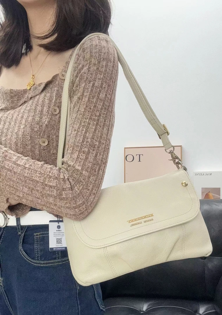 95新 BURBERRY/博柏利 奶白色单肩包斜挎包/秋境 09543