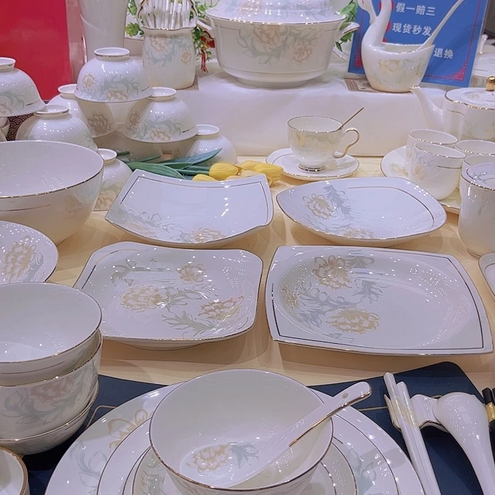 45%以上骨粉骨瓷描金清雅米饭碗单拍