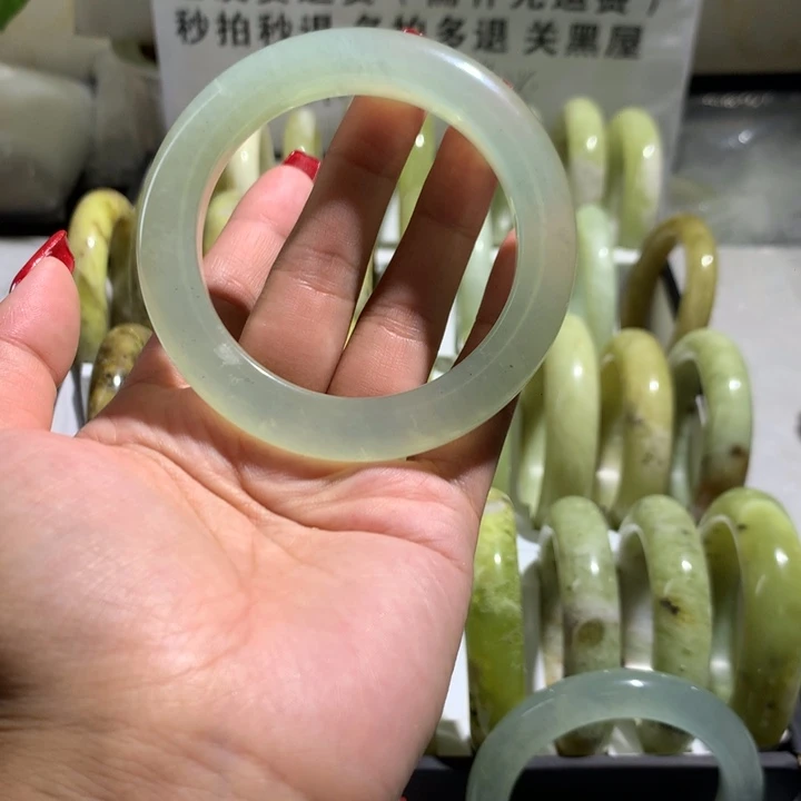 未镶嵌蛇纹石玉手镯