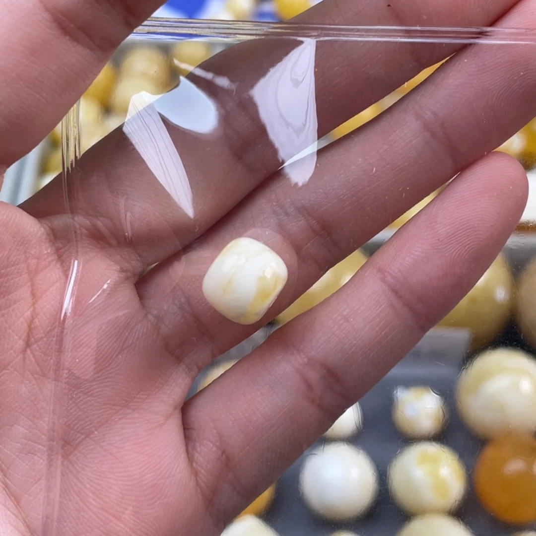 不***谷蜜蜡未镶嵌珠宝奇石微瑕