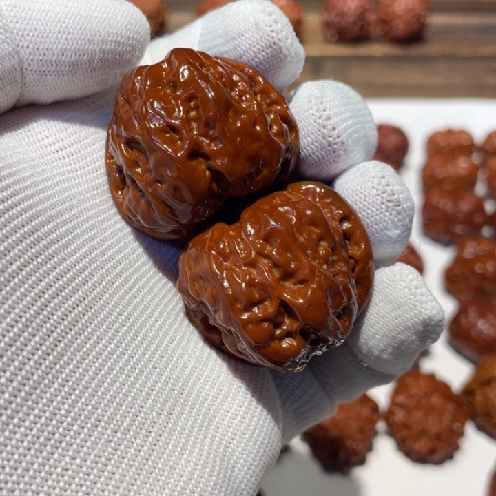 文玩核桃吊坠龙*蛤蟆头400.37.04