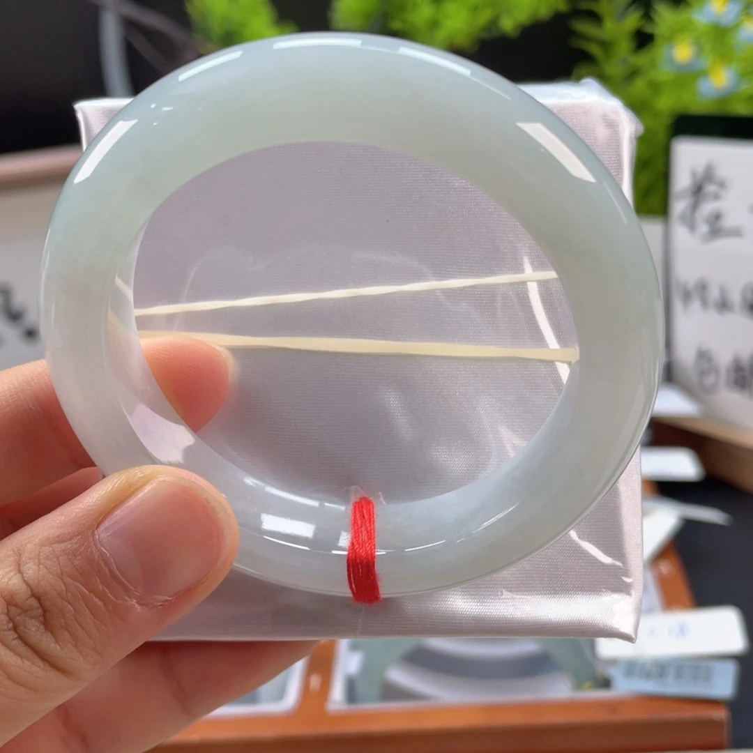 翡翠手镯未镶嵌白月光翡翠手镯