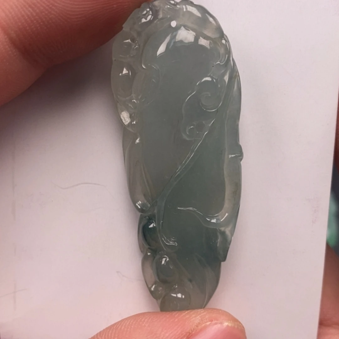 翡翠未镶嵌颈饰           12