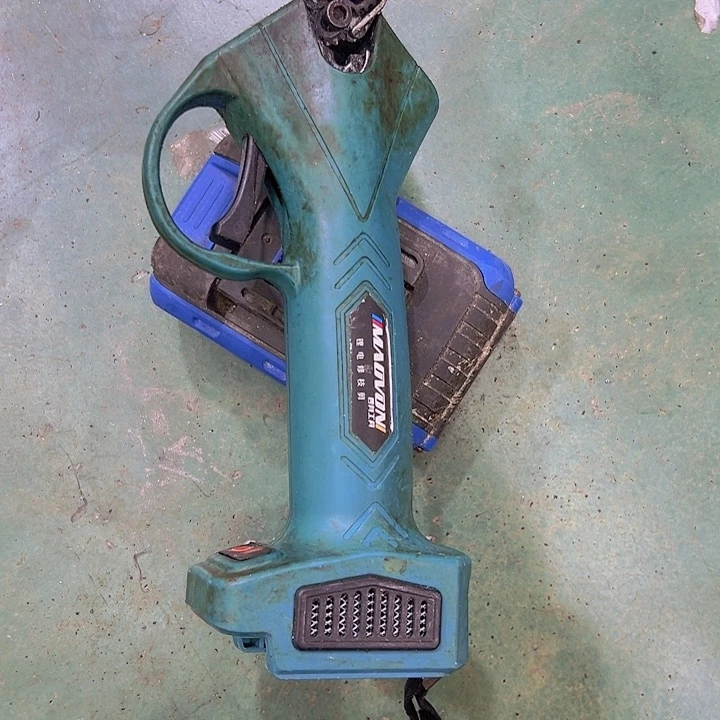 努**行锂电剪刀15687