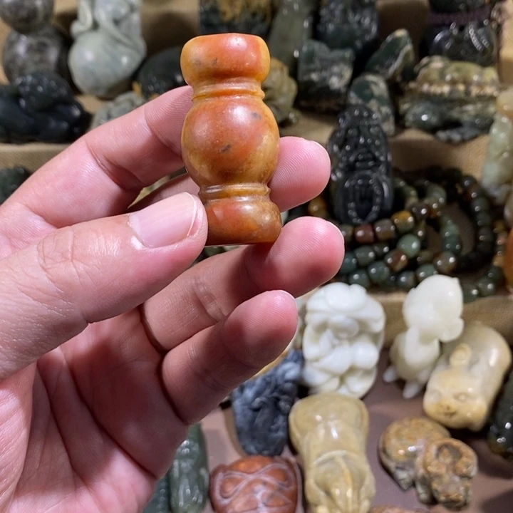 透闪石质玉未镶嵌挂件