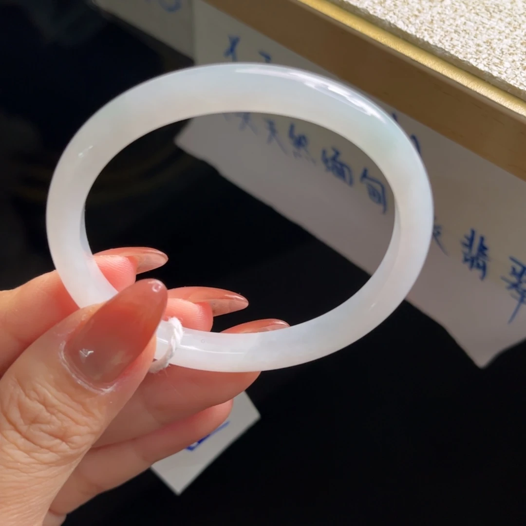 翡翠未镶嵌手镯手镯