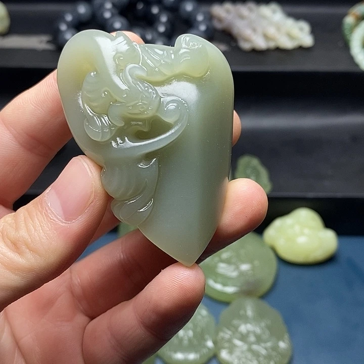 就***玩和田玉未镶嵌颈饰