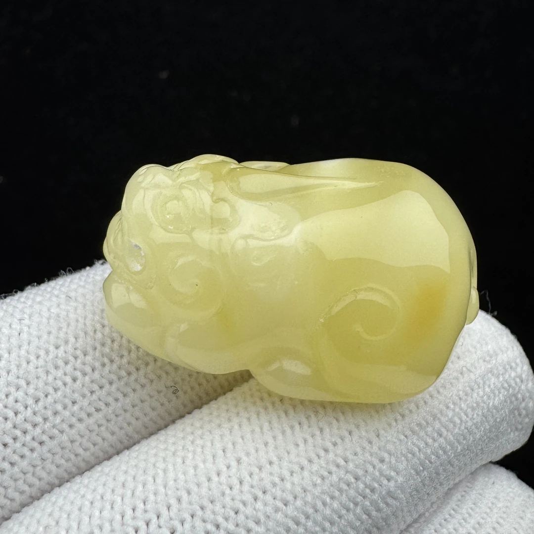 Y4297 天然蜜蜡 雕刻貔貅 20*31.2*17.9mm支持鉴定 假一罚四