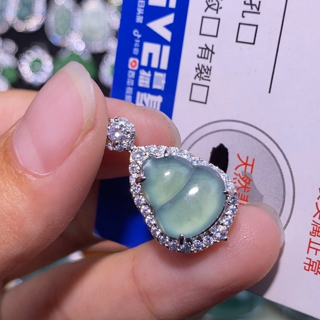 颈饰未镶嵌翡翠天然