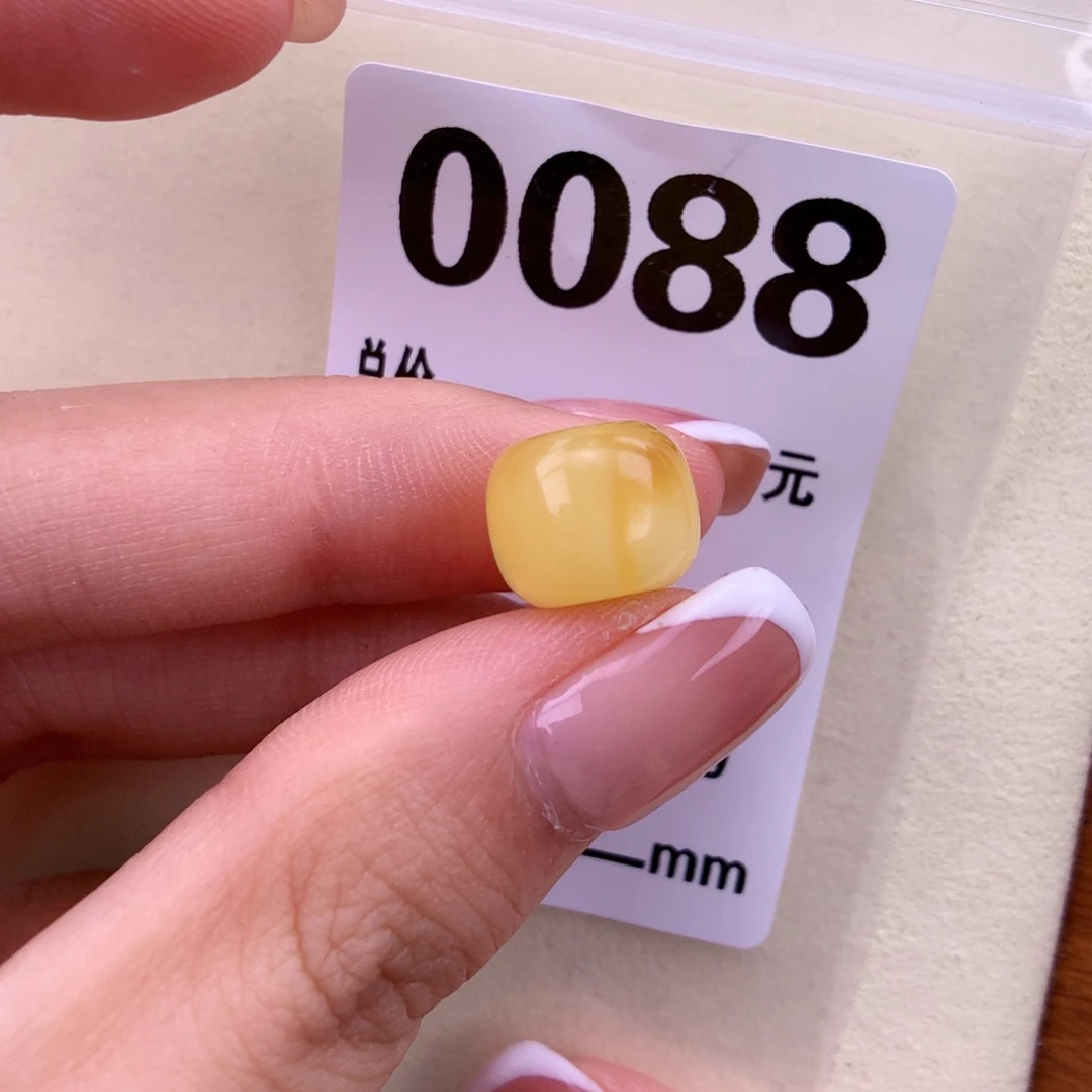 琥珀未镶嵌珠宝奇石11.8接近全品