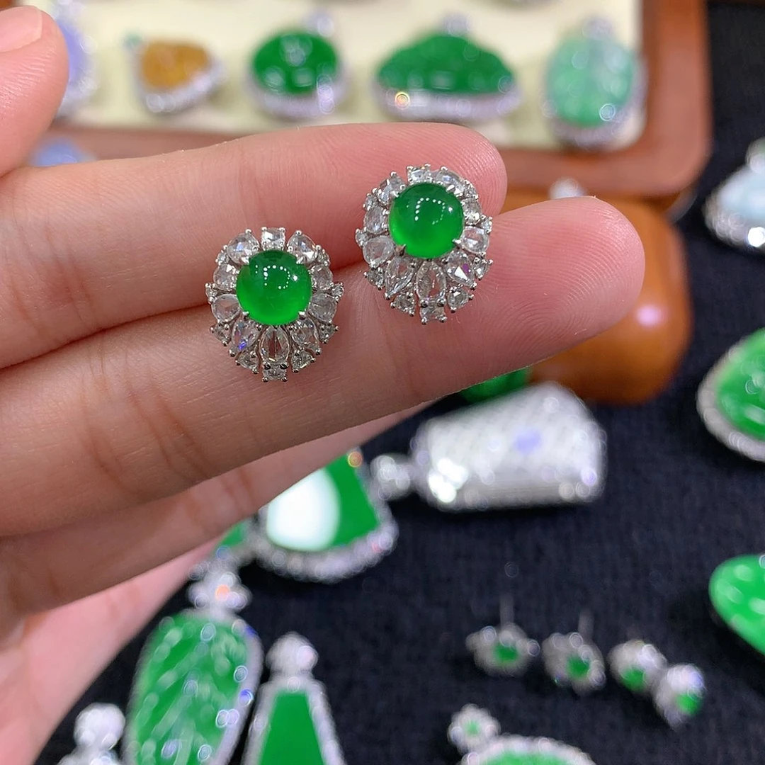 【闪购商品】翡翠18K金镶嵌耳钉蛋面