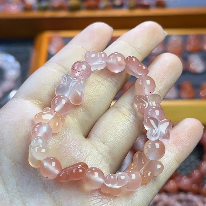 贪***三南红玛瑙未镶嵌珠宝半成品蝴蝶单圈