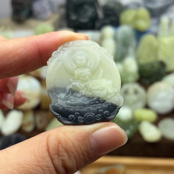 小***8和田玉未镶嵌颈饰