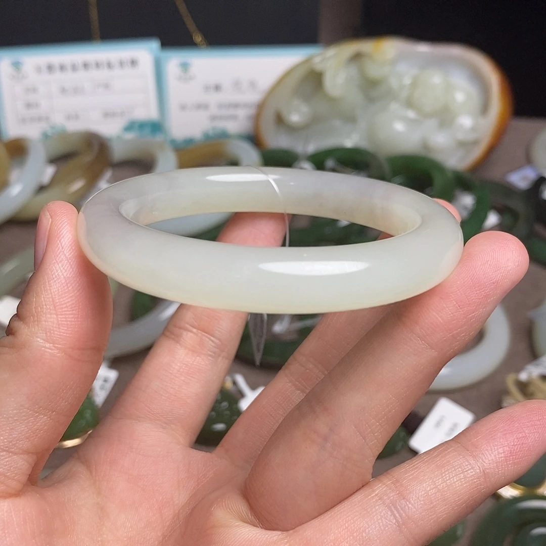 未镶嵌手镯和田玉55