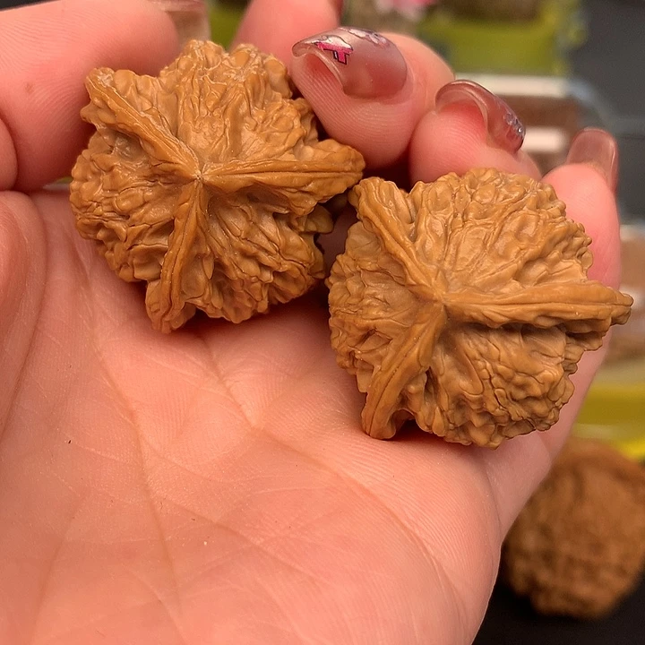 文玩核桃吊坠33三棱