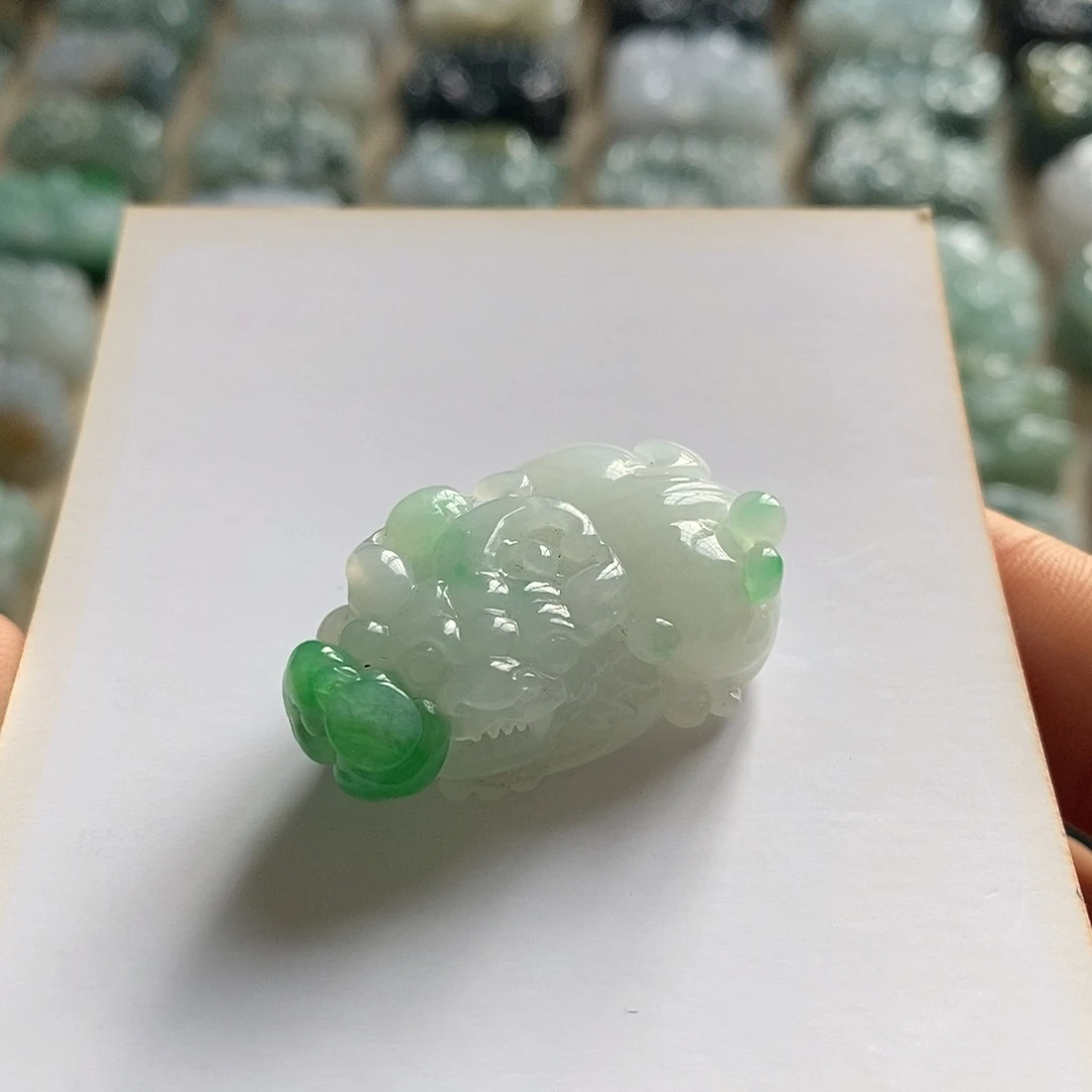 翡翠未镶嵌颈饰天然翡翠貔貅吊坠