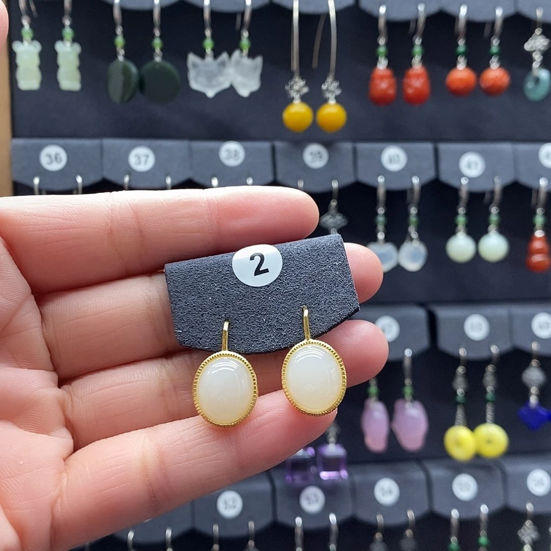 小***子和田玉银S925镶嵌耳饰