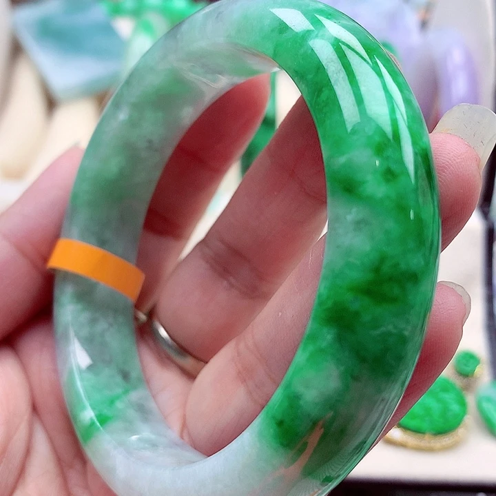 翡翠未镶嵌手镯翡翠