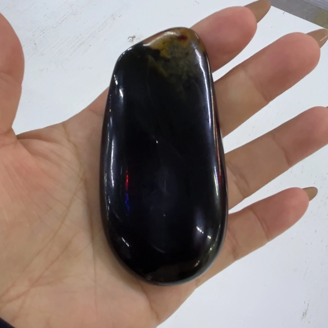 粮***田岫岩河磨玉（透闪石质玉）未镶嵌把件