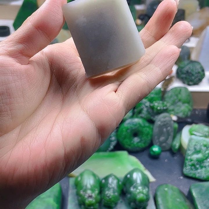 未镶嵌和田玉珠宝半成品