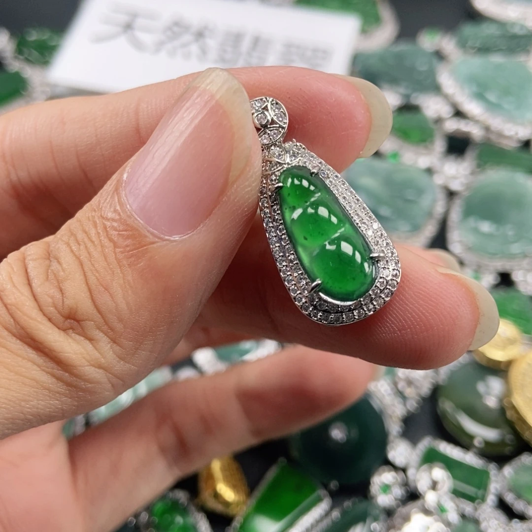 翡翠未镶嵌吊坠(不含链)