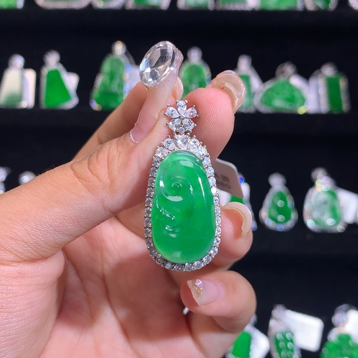 【闪购商品】颈饰银S925镶嵌翡翠天然翡翠