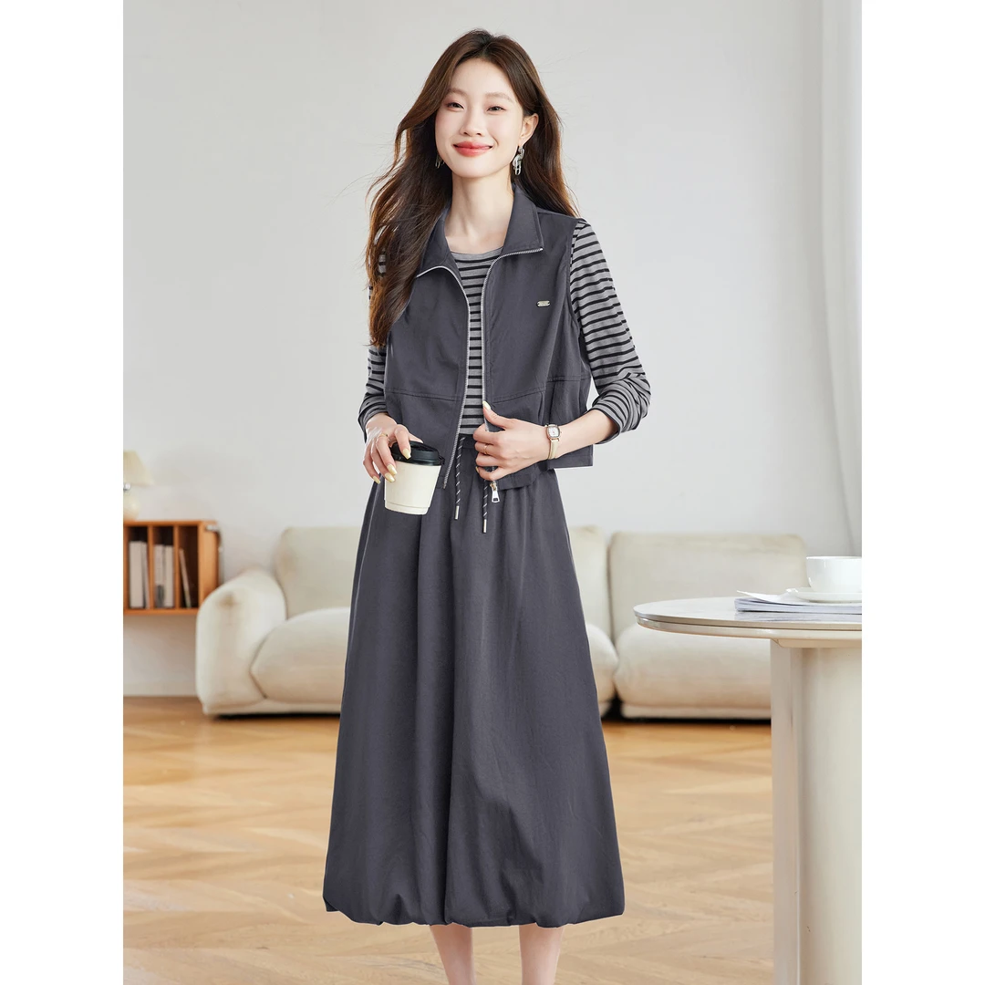 2025秋季新款轻奢时尚设计感条纹针织衫+马甲+半裙三件套MZ68867