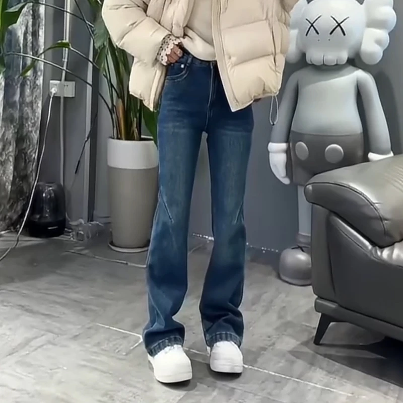 高腰直筒牛仔裤女2025秋冬新款大码加绒加厚百搭显瘦微喇马蹄裤子