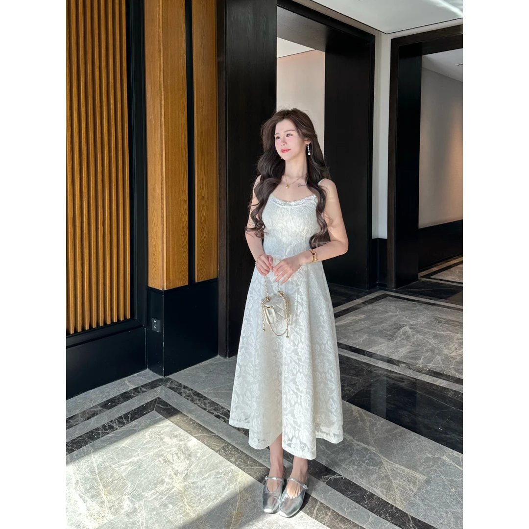 念念&李潇洒【珠光杏语】微胖大码重工刺绣春立裁A字收腰吊带连衣裙
