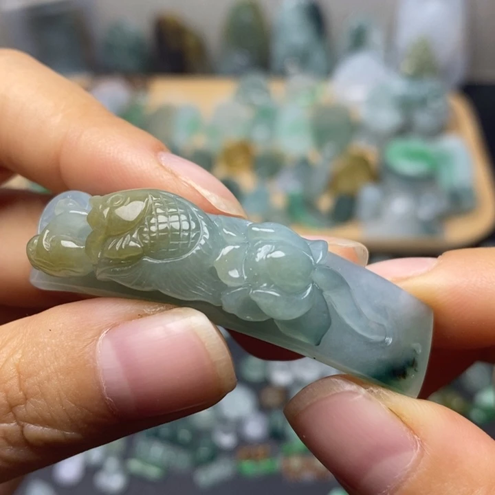 颈饰未镶嵌翡翠手牌