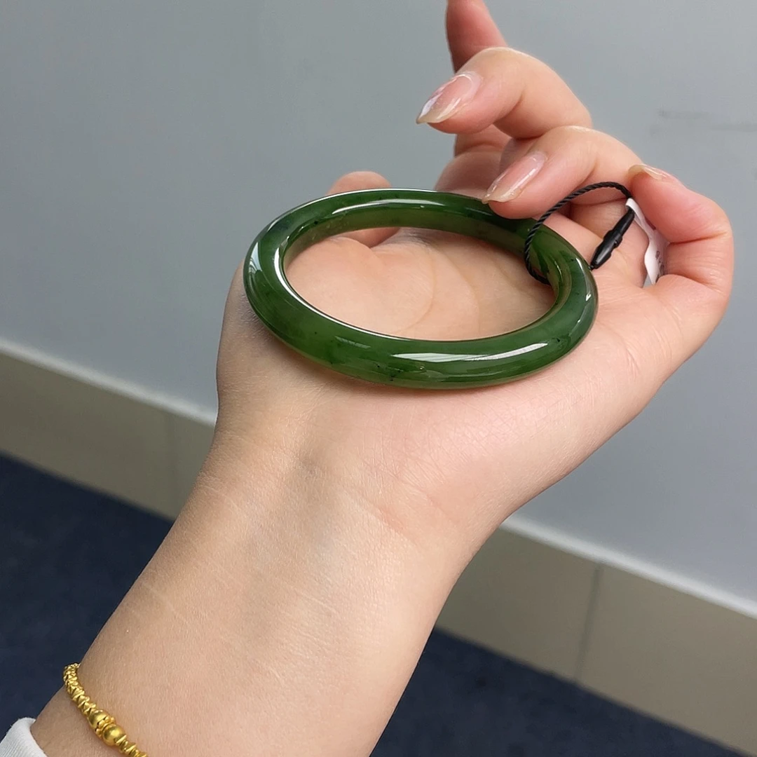 和田玉（碧玉）未镶嵌手镯