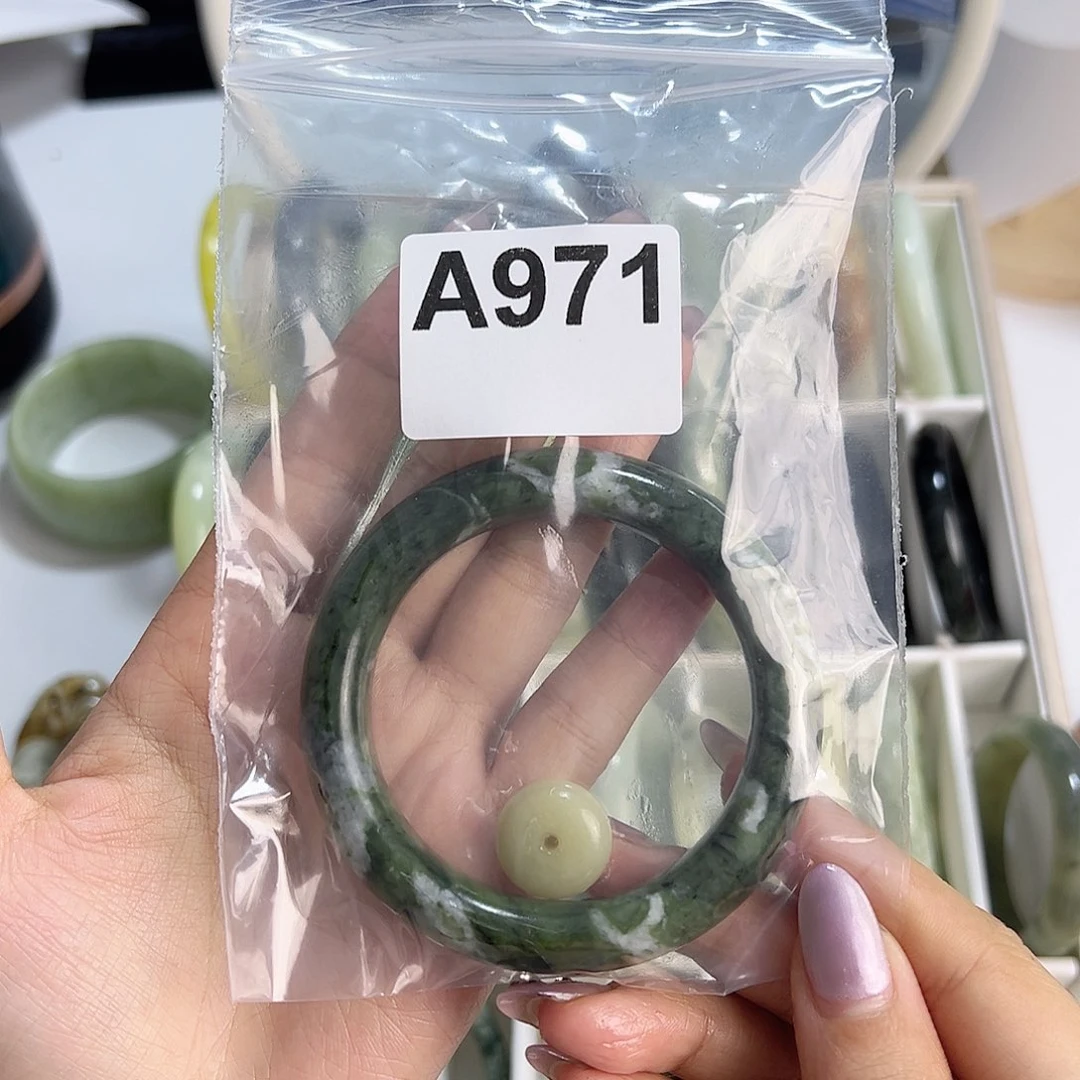 蛇纹石玉手镯未镶嵌珊*吖