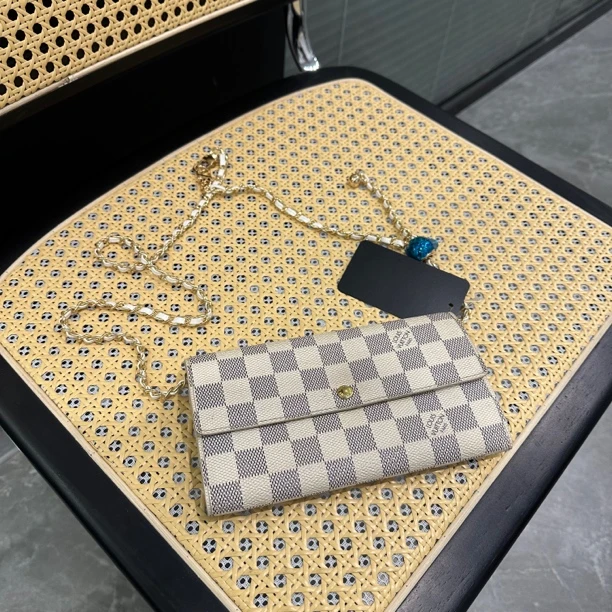 95新 LV lv白棋盘格钱包/6631215