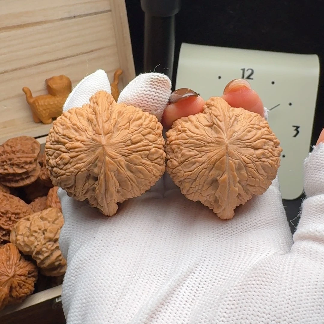 文玩核桃把件43绣球