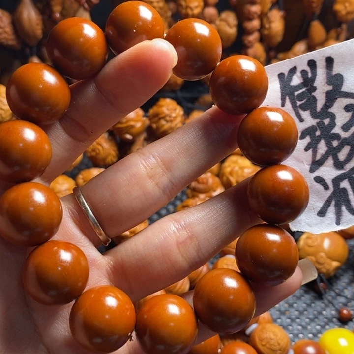 吊坠橄榄核杨*年微上色