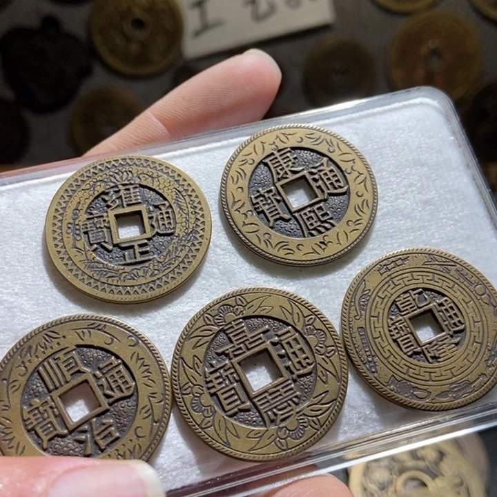 铜芝**莓现代工艺品仿制品