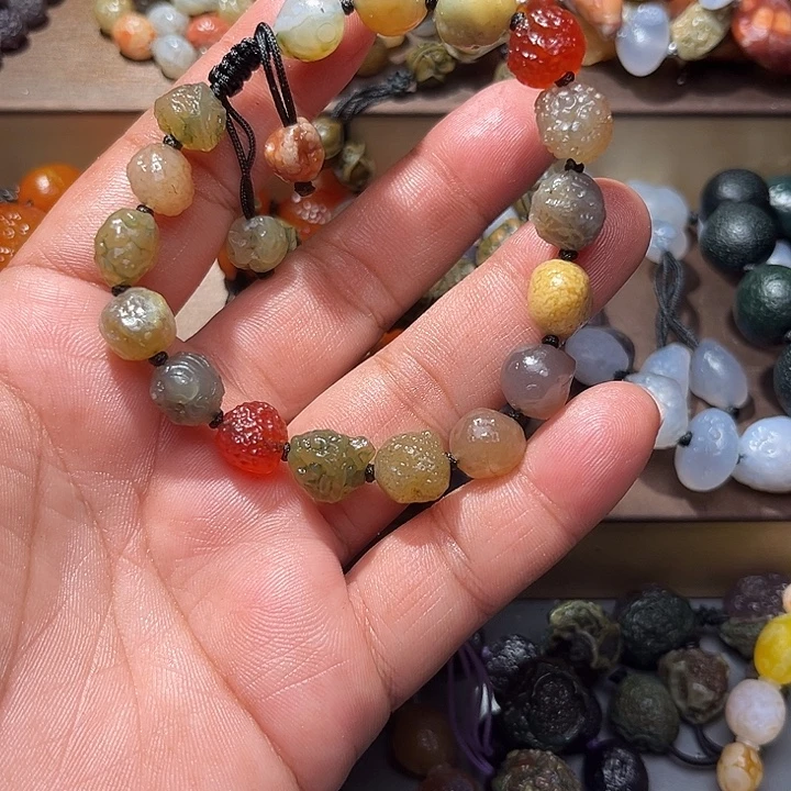 阿拉善彩玛瑙手串